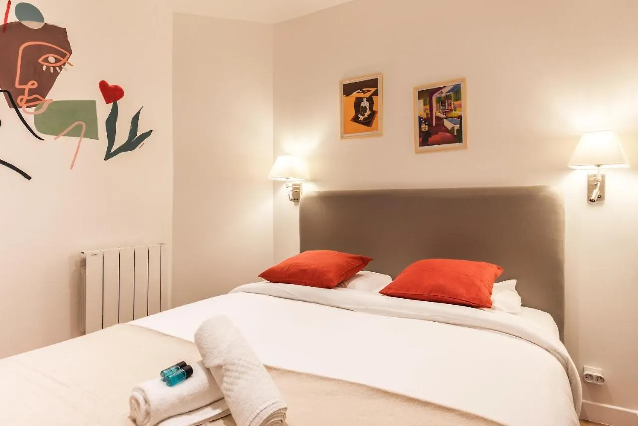 Design & New Loft In Heart Of شقة باريس